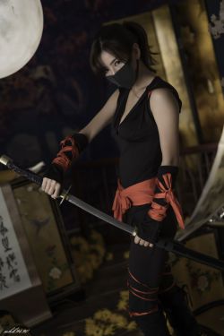 老头不停的揉搓我的乳